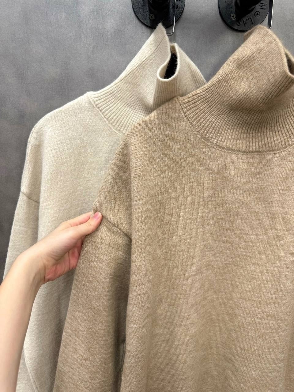 свитер оверсайз с высоким воротником,свитер женский оверсайз,свитер оверсайз вязаный с горлом женский,свитер женский с горлом оверсайз,вязаный джемпер женский оверсайз