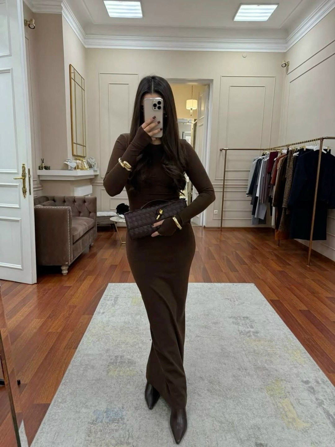 элегантное платье,девушка,коричневое платье,платье длинное облегающее,платья юбка