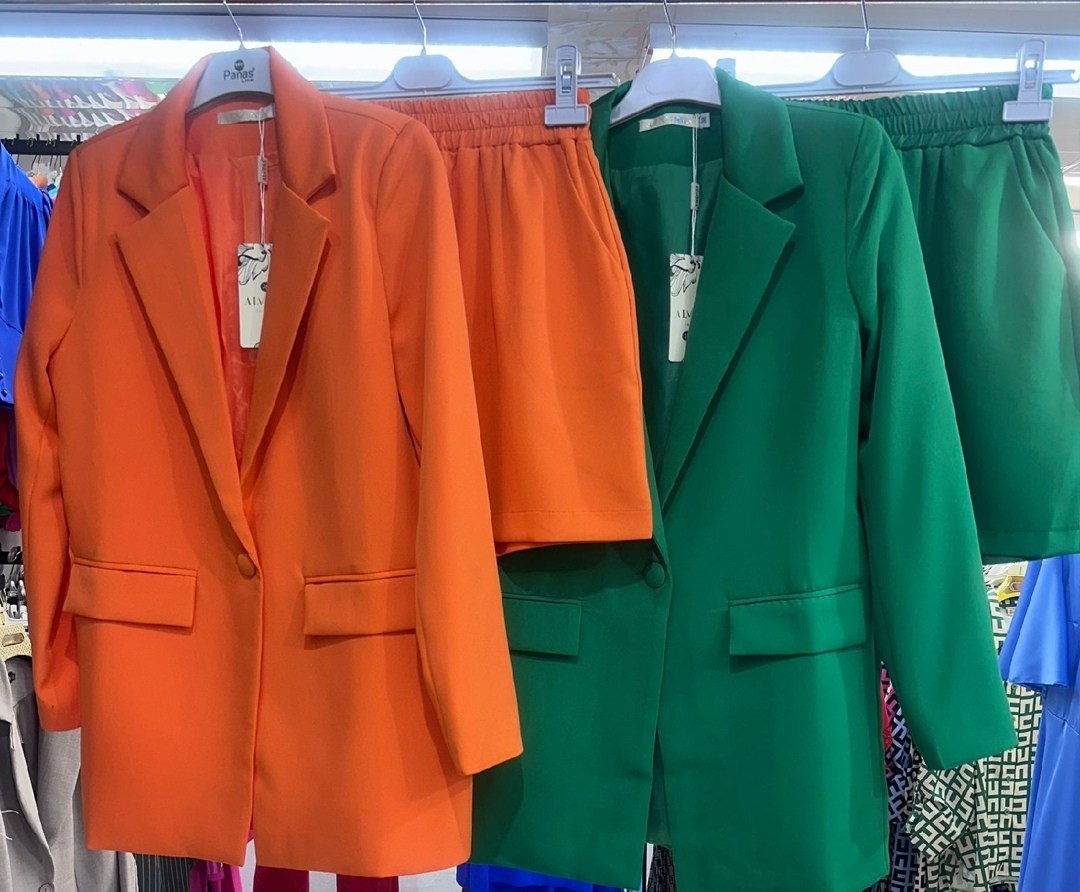 костюм с шортиками,костюмы комплекты,костюмы брючный,оранжевый костюм женский,костюм женский однотонный