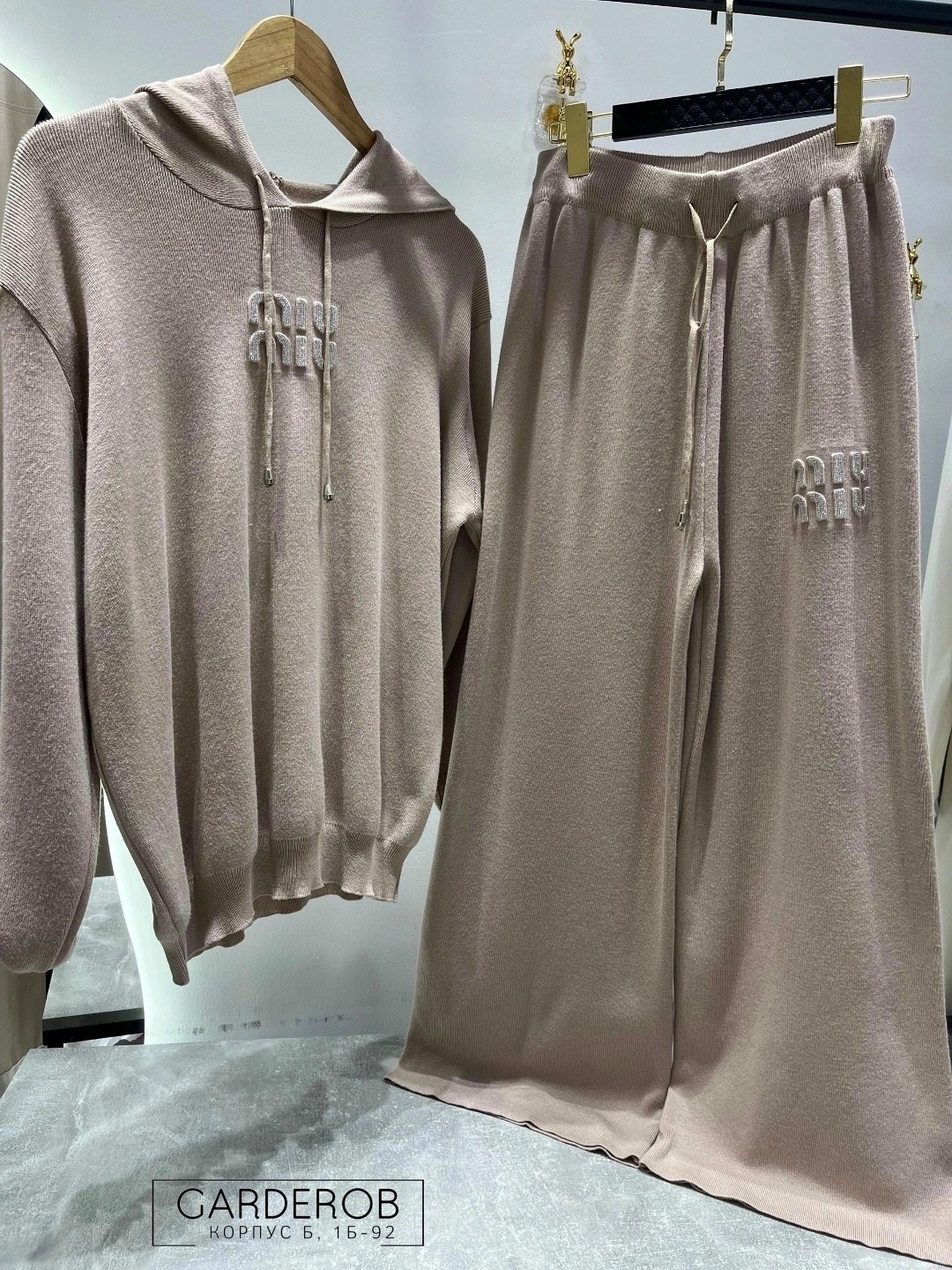 трикотажные костюмы,костюм кашемировый,женский костюм из футера,спортивные костюмы женские,костюмы спортивные