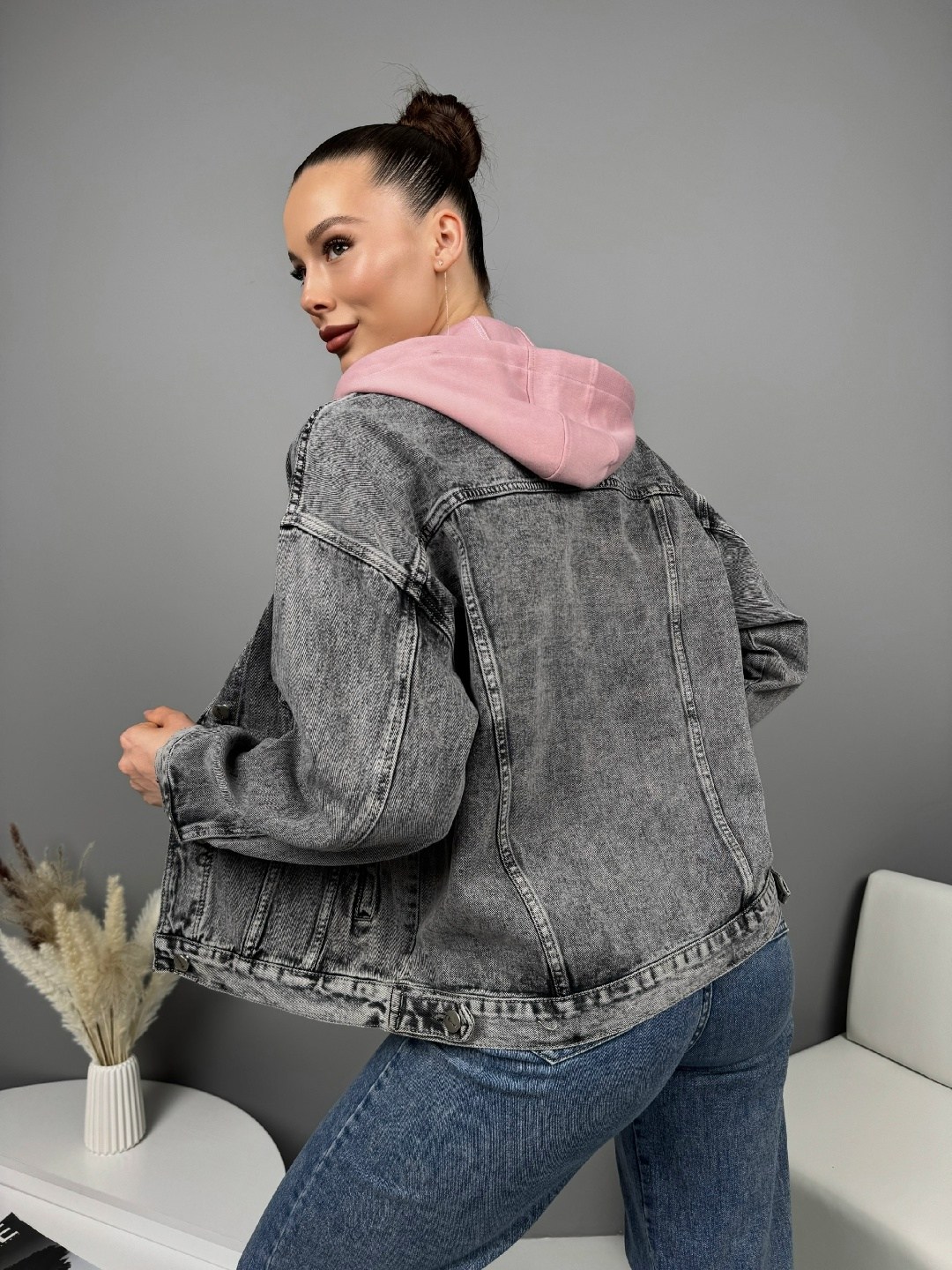 джинсовые куртки женские,женская джинсовая куртка с капюшоном,куртка джинсовая с капюшоном,куртка джинсовая,серая джинсовка женская