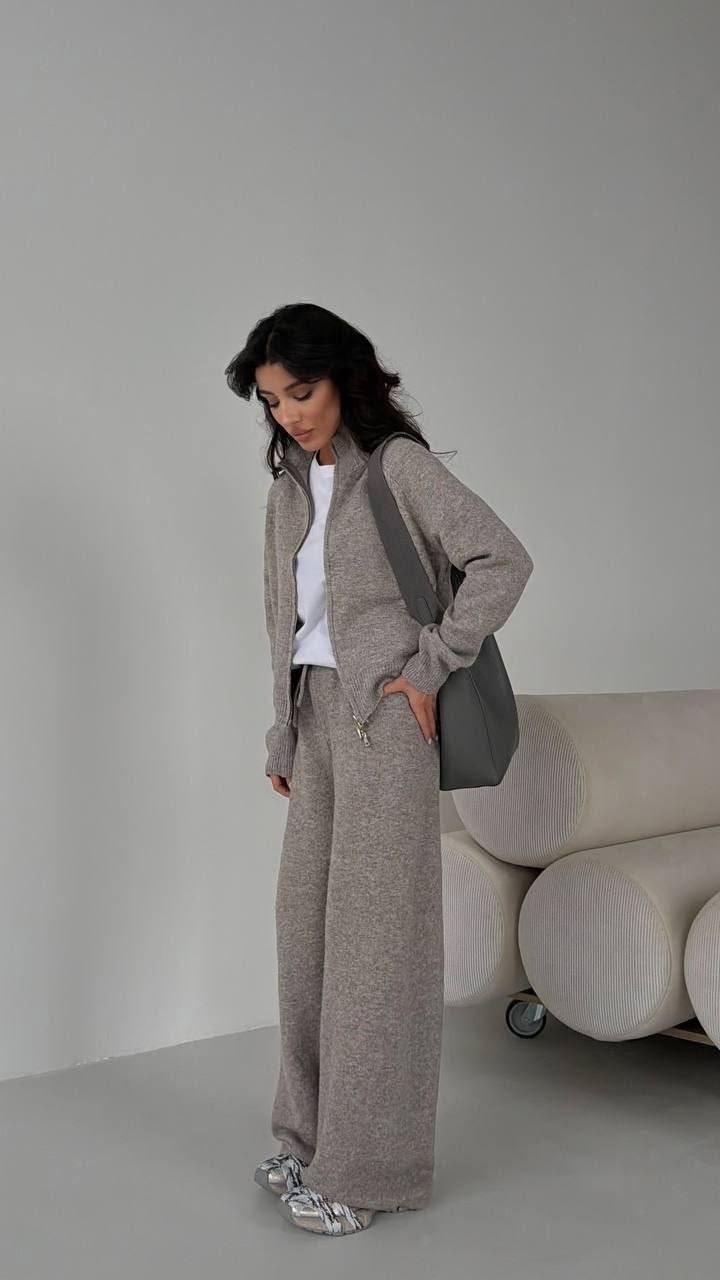 женская кофта,трикотажные костюмы, ,джемпер бежевый,толстовки кофта