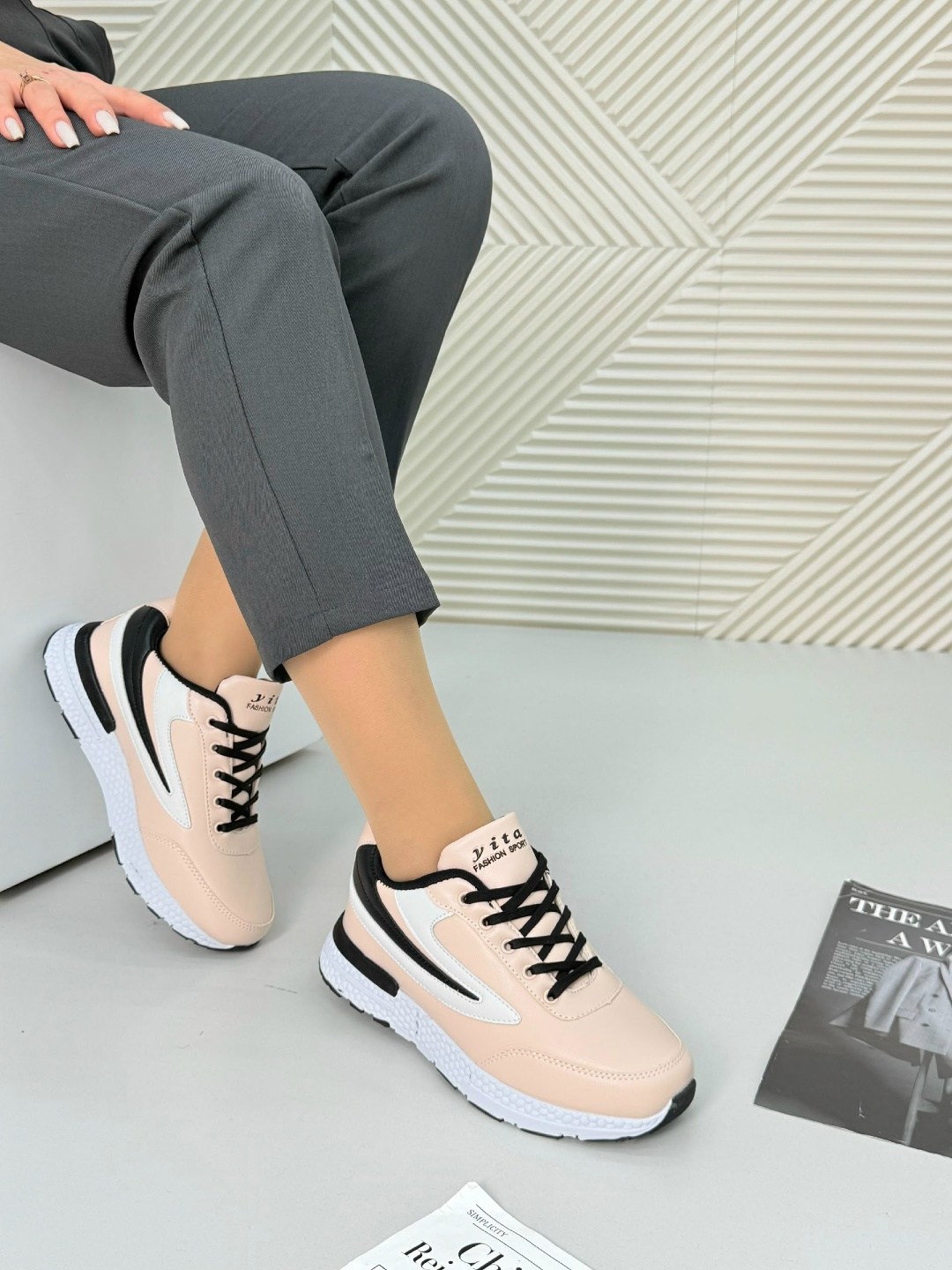 кроссовки женскиe,,кроссовки для женщин,повседневные кроссовки,кроссовки модные