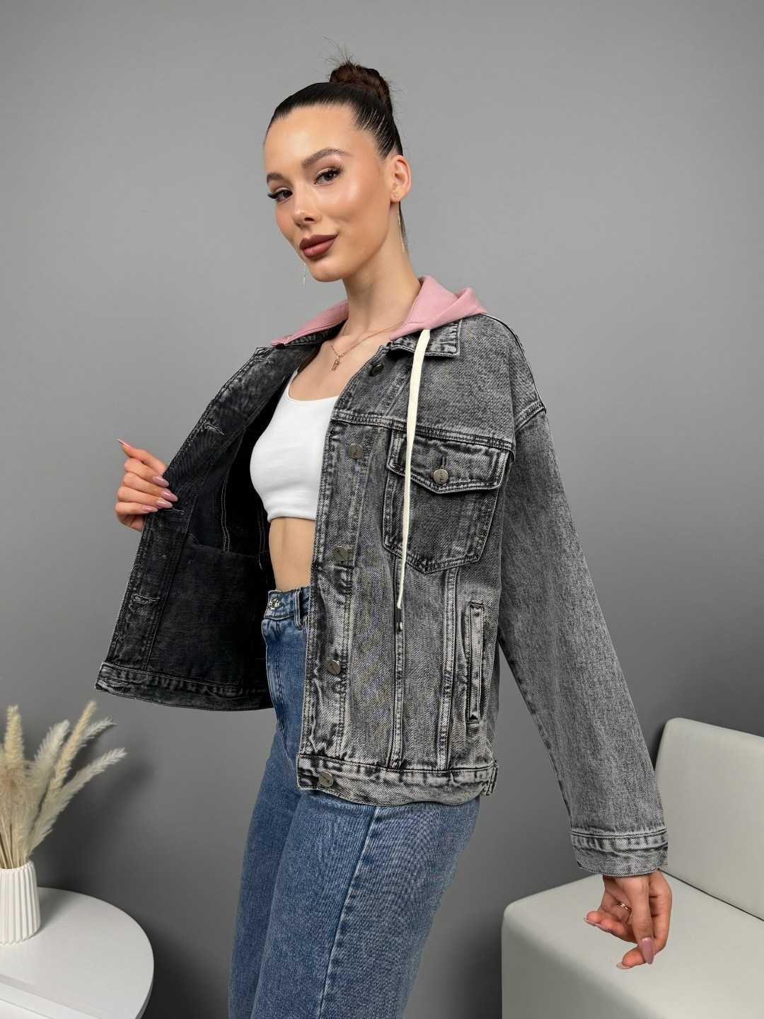 джинсовые куртки женские,женская джинсовая куртка с капюшоном,куртка джинсовая с капюшоном,куртка джинсовая,серая джинсовка женская