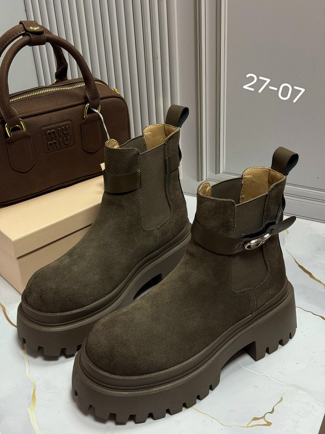 женские ботинки,,ботинки модные,ботинки челси баленсиага, женская