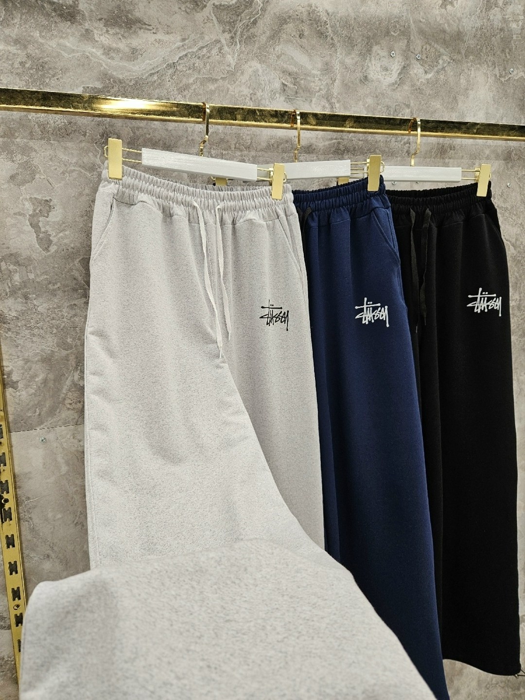 брюки stussy,спортивные штаны stussy,спортивные штаны,спортивные брюки,джоггеры спортивные