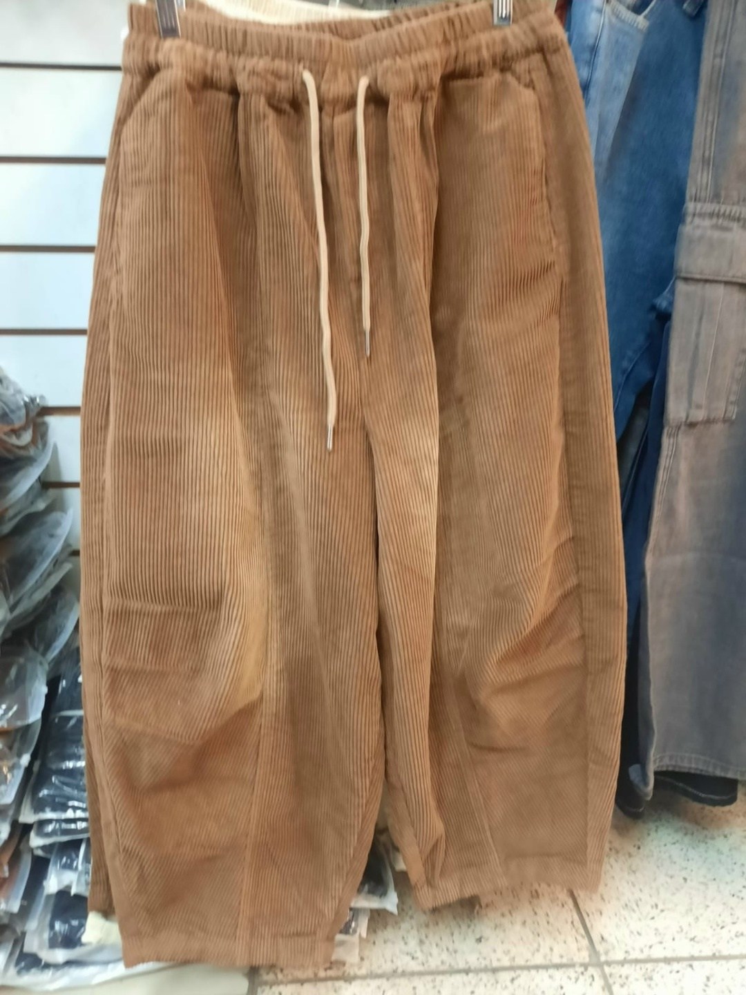 женские вельветовые брюки,вельветовые брюки,вельветовые укороченные брюки,вельветовые штаны карго,вельветовые штаны