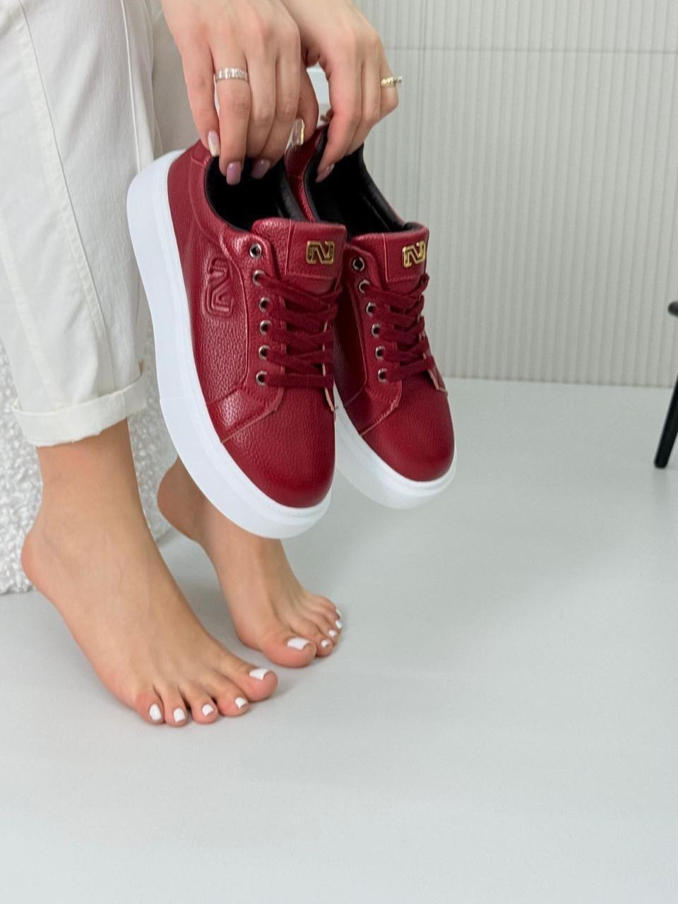 ,женские кроссовки,бордовые кроссовки,кроссовки марсала,женская