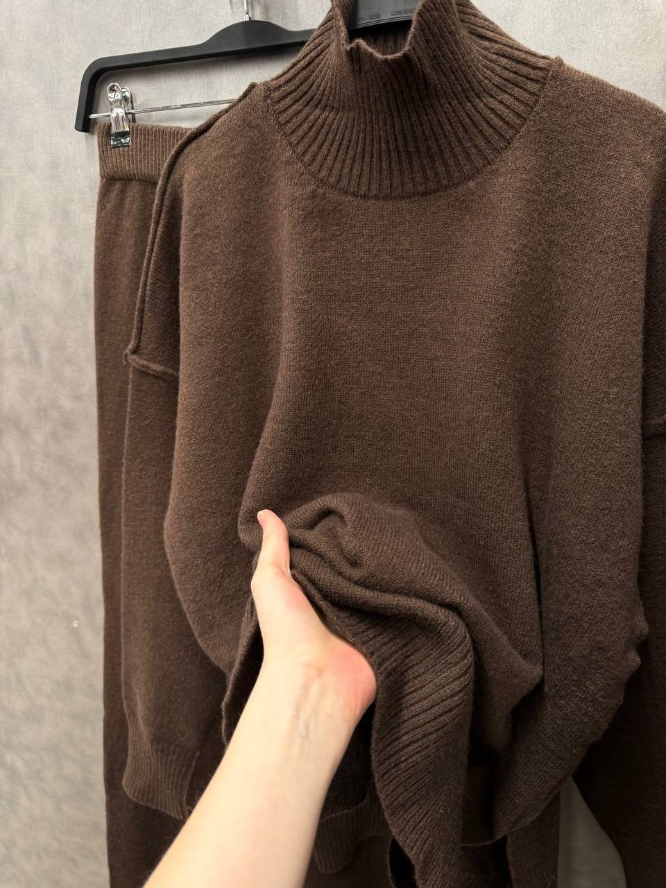 костюм вязаный теплый с брюками modis shop,вязаный брючный костюм,теплый трикотажный костюм,вязаный костюм с брюками теплый,вязаные брюки