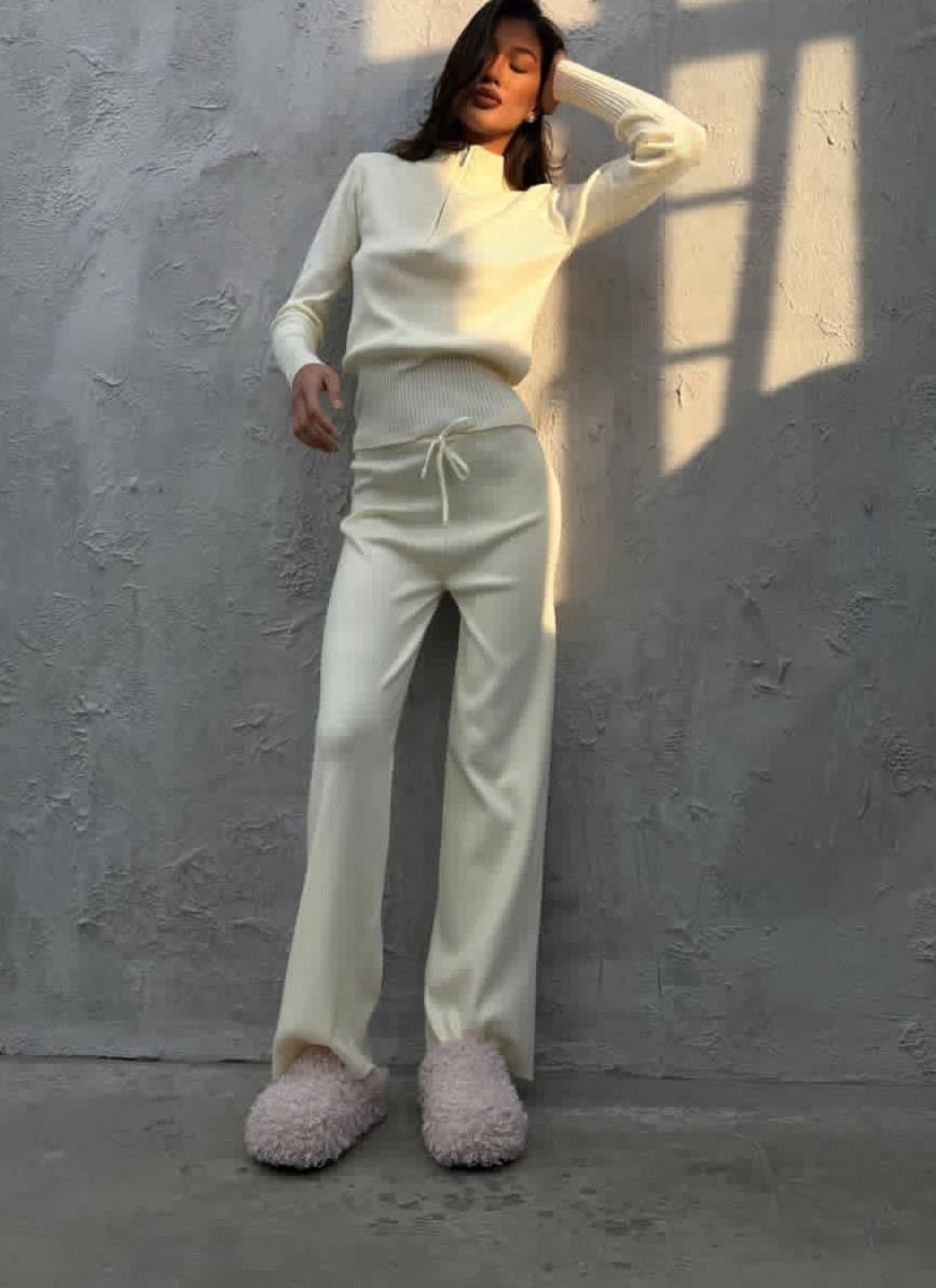 трикотажные костюмы,трикотажный костюм женский,костюм женский на флисе,стильный трикотажный костюм,спортивный костюм повседневный