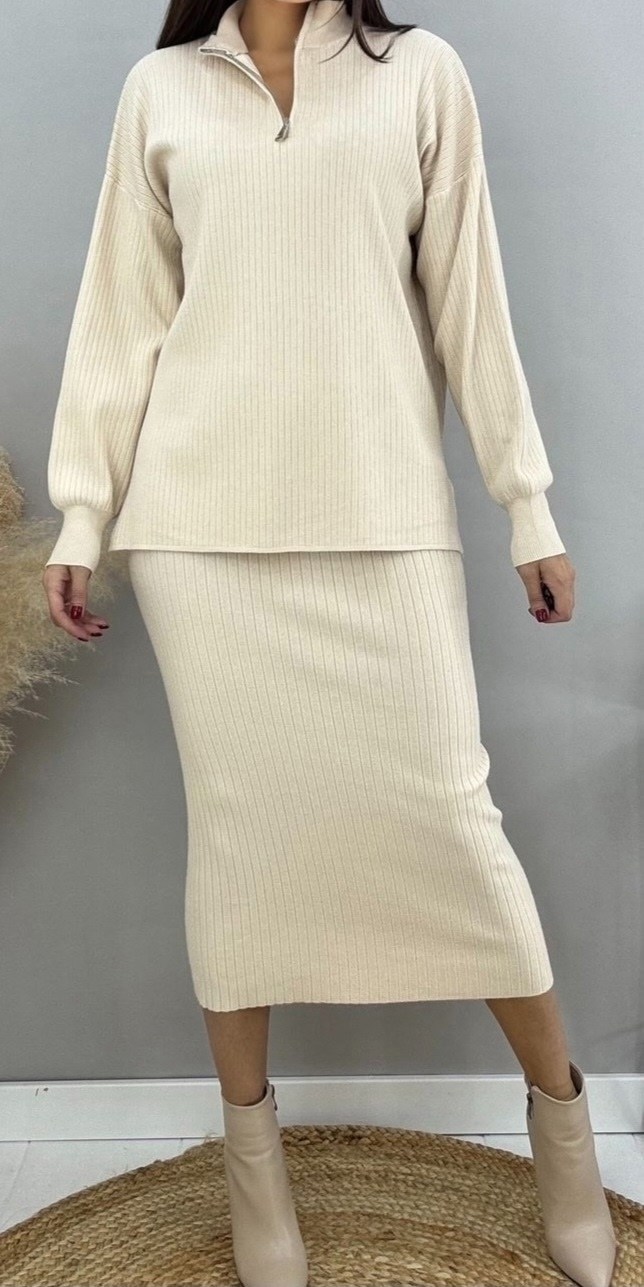 трикотажные костюмы,костюм лапша двойка с юбкой,женский трикотажный костюм,вязаный костюм с юбкой,костюмы двойки