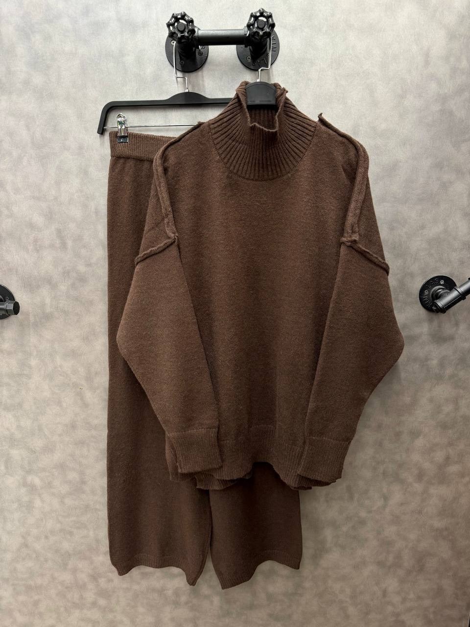 костюм вязаный теплый с брюками modis shop,вязаный брючный костюм,теплый трикотажный костюм,вязаный костюм с брюками теплый,вязаные брюки