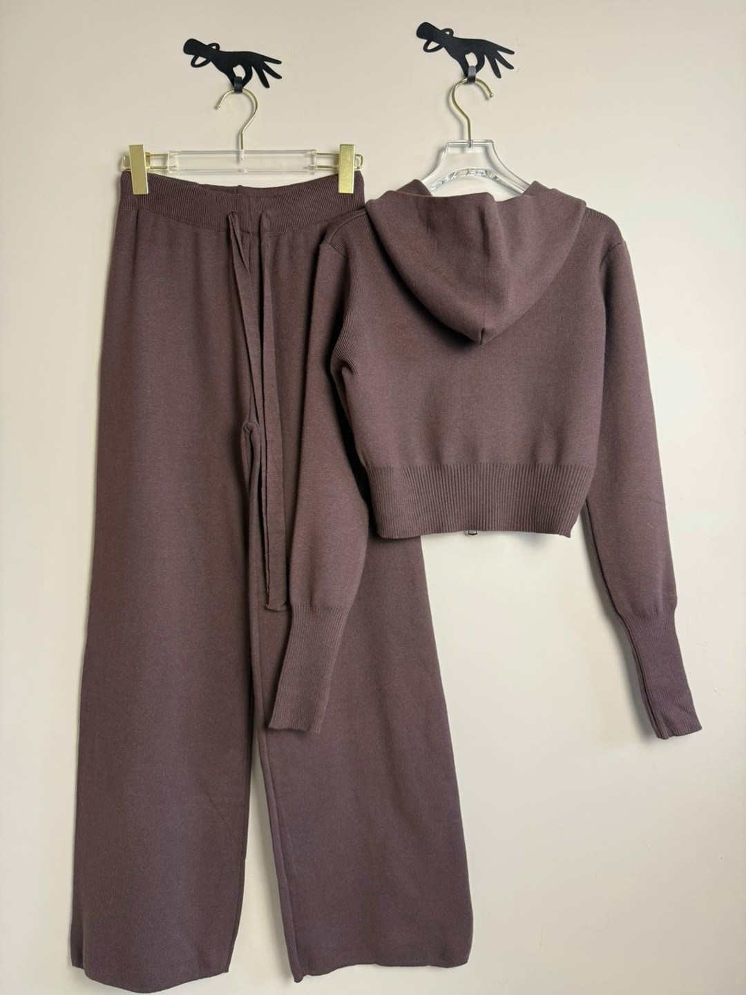 трикотажные костюмы,костюм с брюками,костюм с брюками и кофтой,вязаные костюмы,серый костюм женский