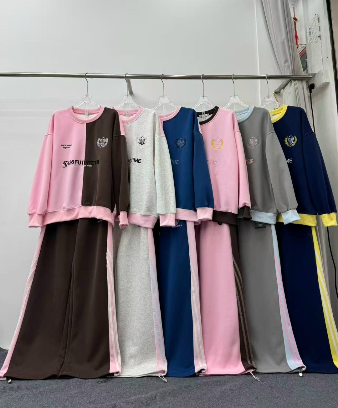 спортивные костюм,оверсайз толстовка,спортивные костюмы женские,спортивные брюки,костюмы спорт