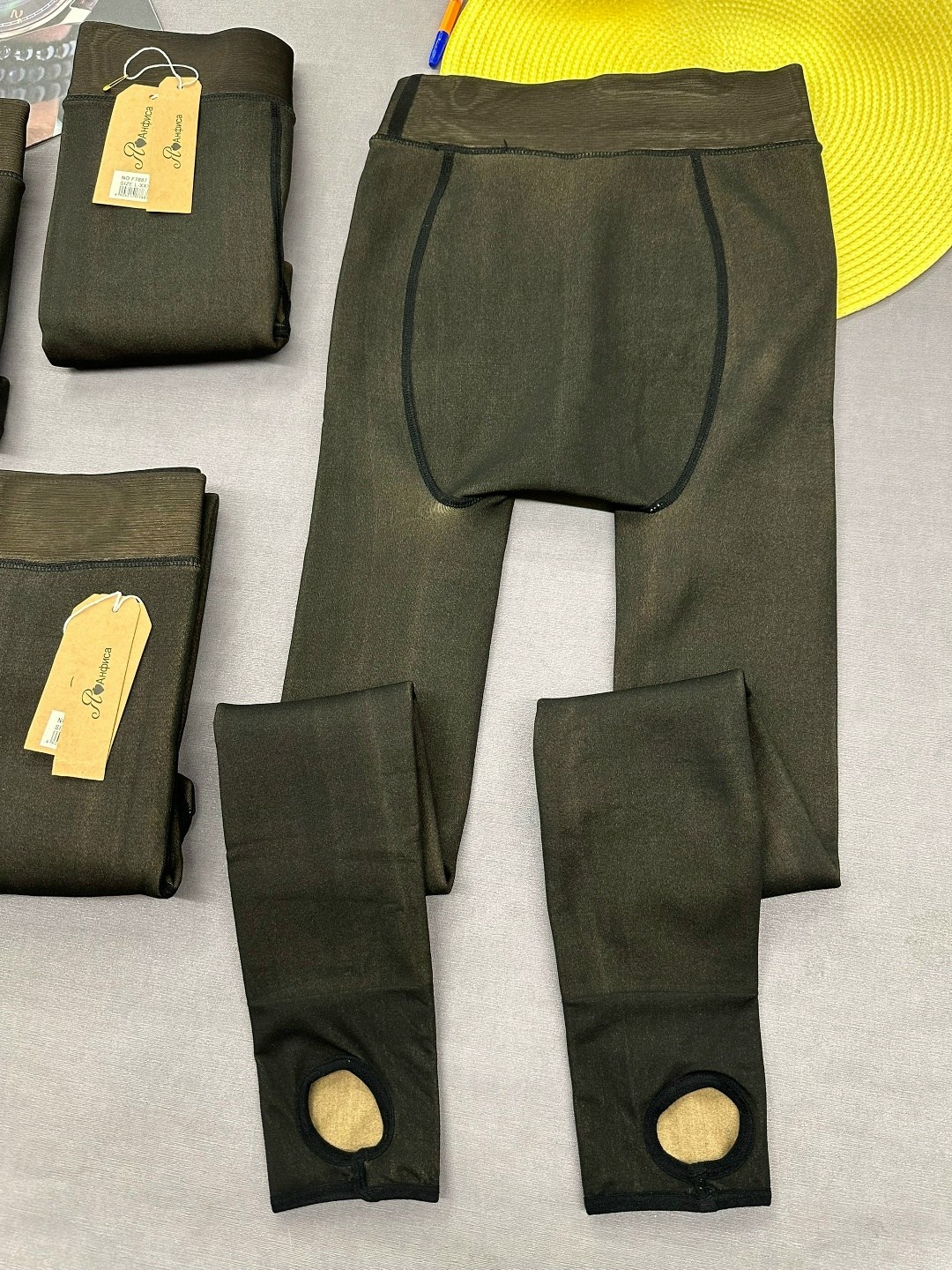 леггинсы со штрипками,леггинсы со штрипками с мехом,легинсы со штрипками,капроновые легинсы,термо леггинсы