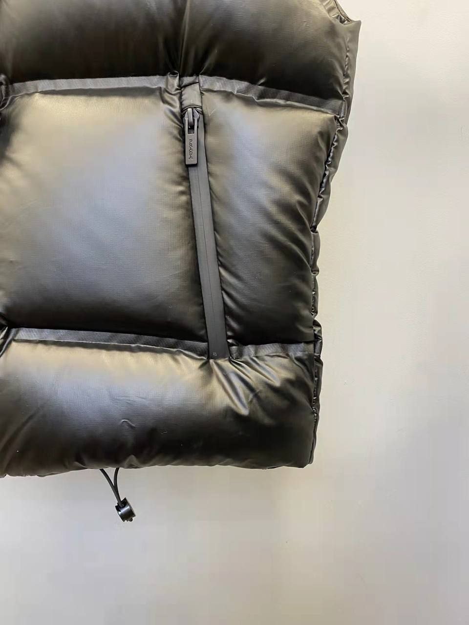 пуховой жилет,жилетка moncler мужская,жилет монклер мужской,жилетка женская,пуховая жилетка