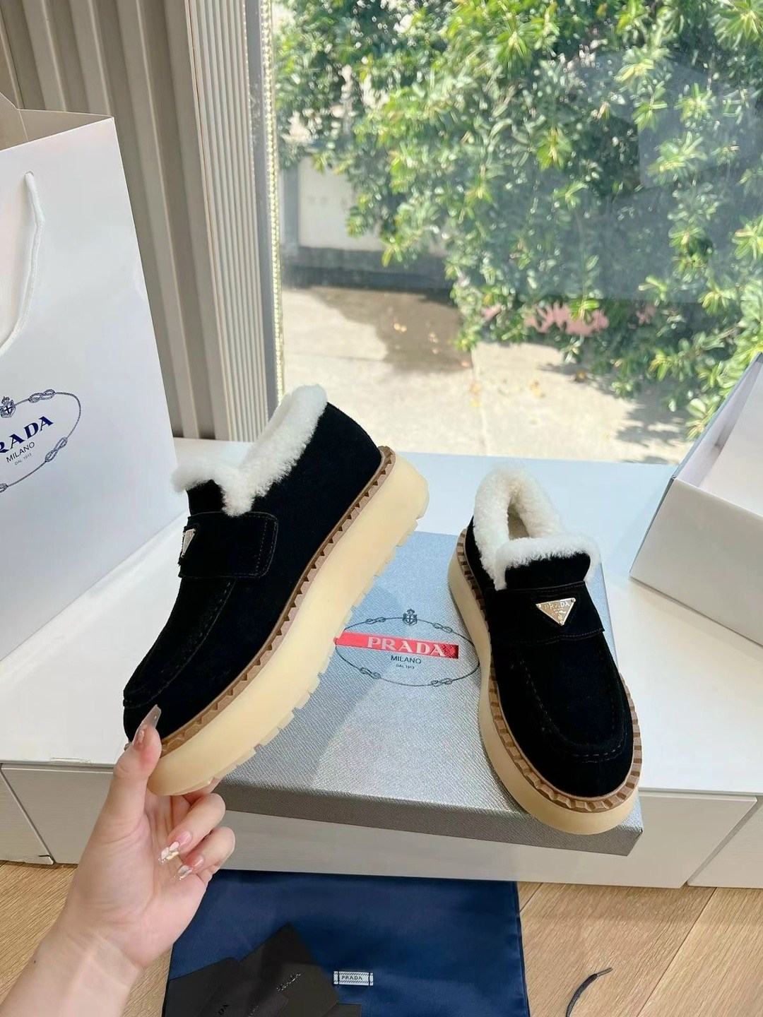 меховые лоферы,,лоферы prada suede,ботинки с мехом,женские меховые