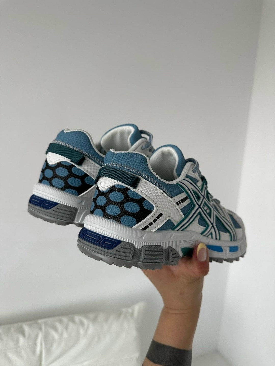 кроссовки,женские кроссовки,модные кроссовки,стильные кроссовки,