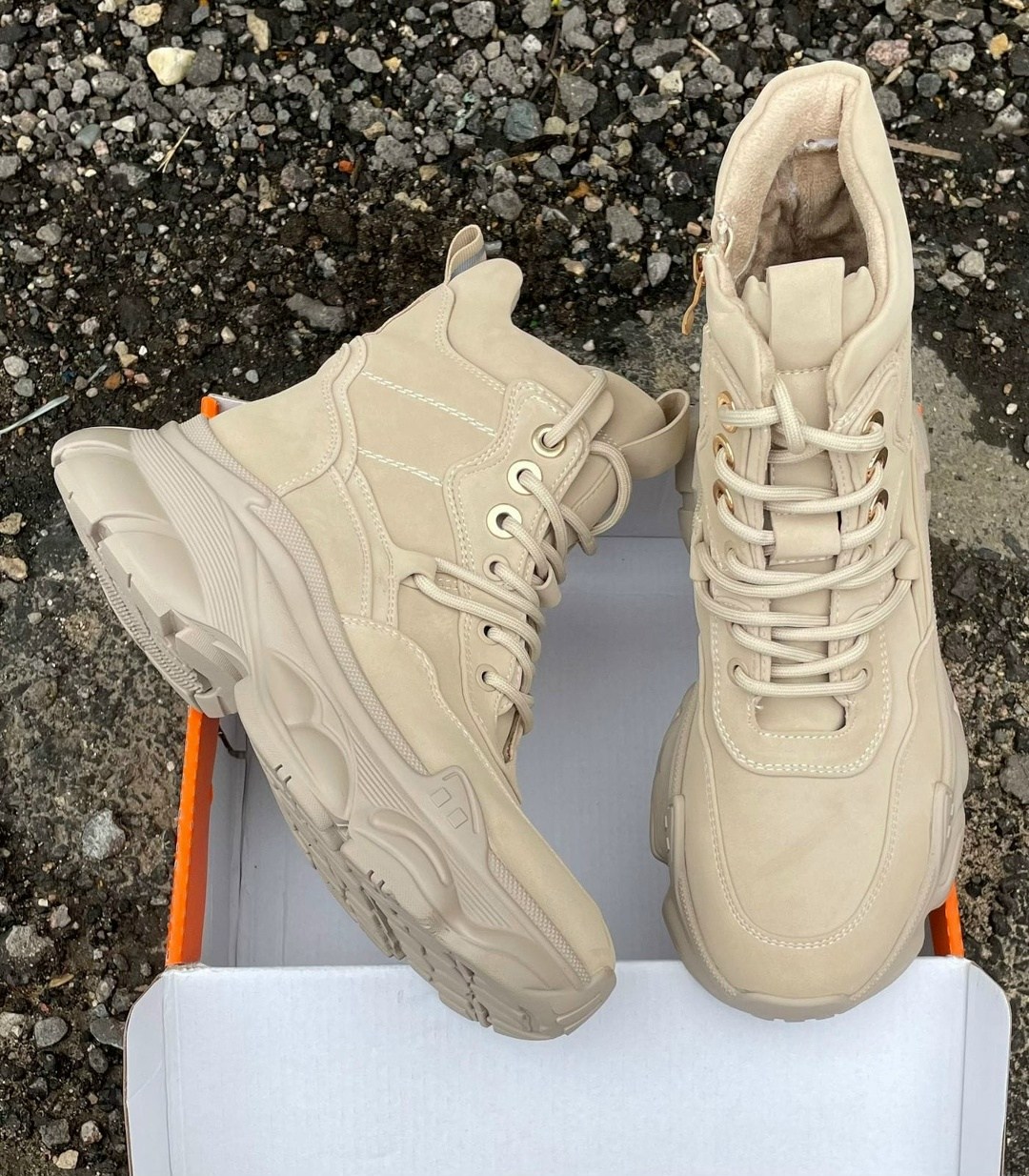 ,кроссовки женскиe,кроссовки женские зимние,бежевые кроссовки,зимняя