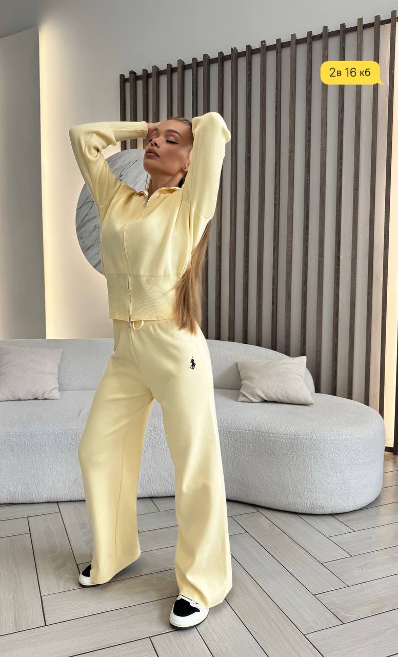 костюмы трикотажные,костюм молочный,трикотажный женский костюм,вязаные костюмы,стильные костюмы