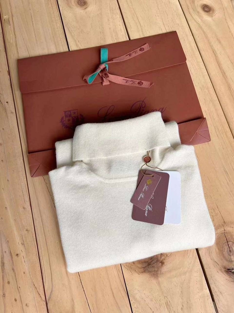 кашемировая водолазка loro piana,водолазка кашемир,свитер loro piana,кофта с высоким воротником,свитер из кашемира