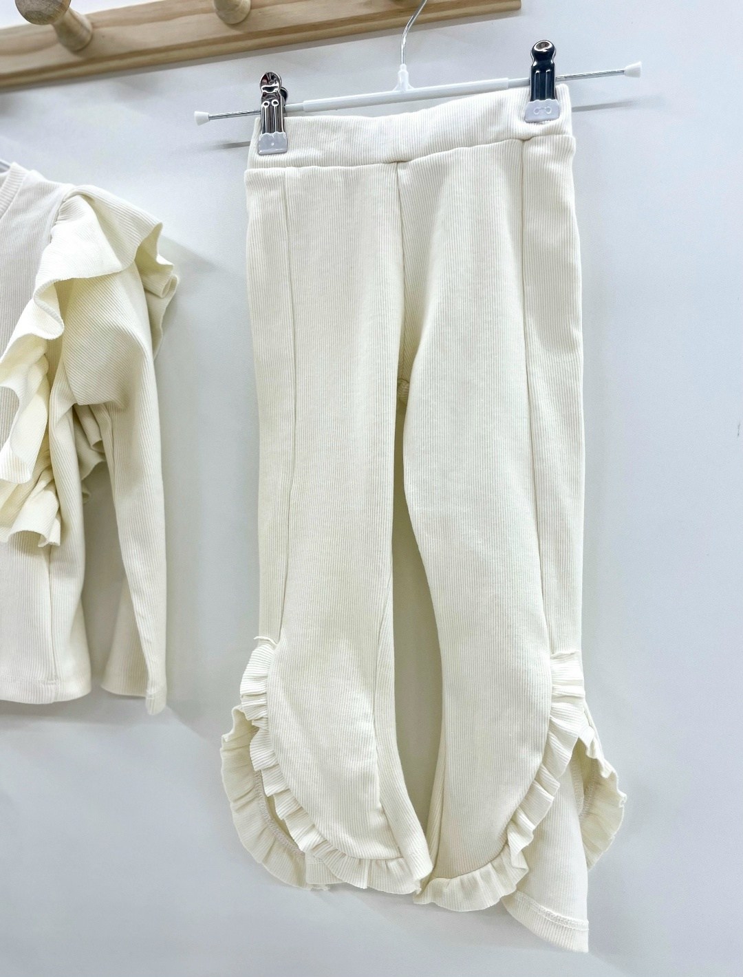 костюмы комплекты,комплект одежды,костюмчик,комплект одежды для девочек,детские комплекты