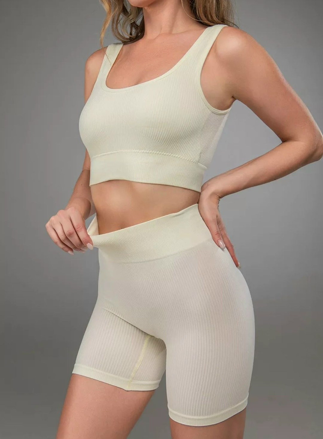 костюм топ и велосипедки,костюм для фитнеса,комплект для фитнеса,спортивные комплекты,спортивные топы