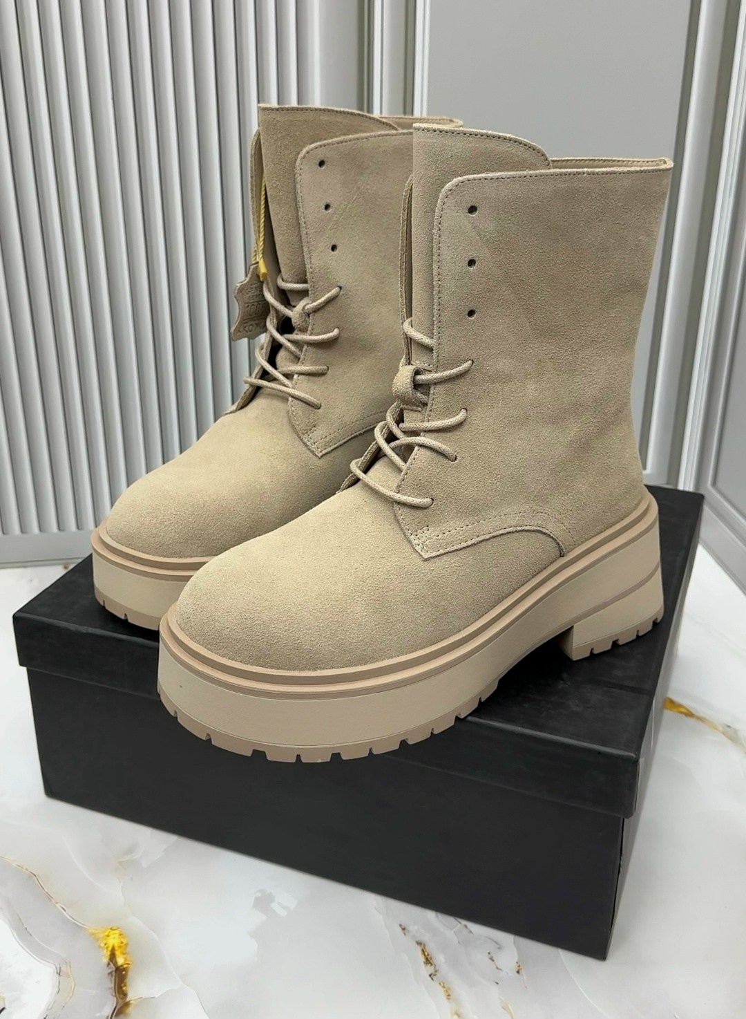 ботинки женские,,модные ботинки,ботинка,зимняя  женская