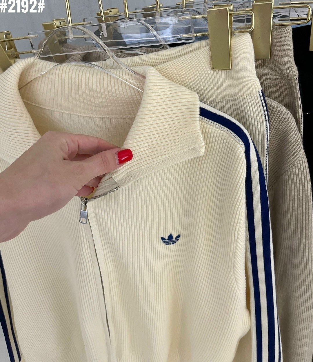 спортивные костюмы женские,спортивные костюмы,спортивные костюмы адидас,женские костюмы,женский костюм двойка