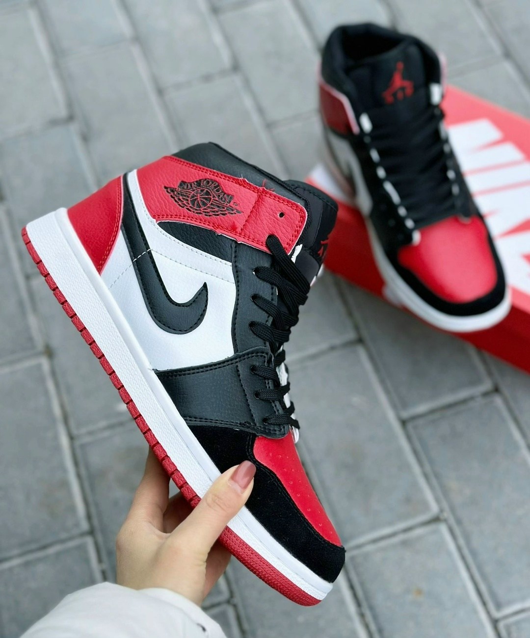 кроссовки nike air jordan 1,air jordan 1 mid lucky green,мужские кроссовки nike air jordan 1 retro high,кроссовки для мужчин,nike air jordan 1