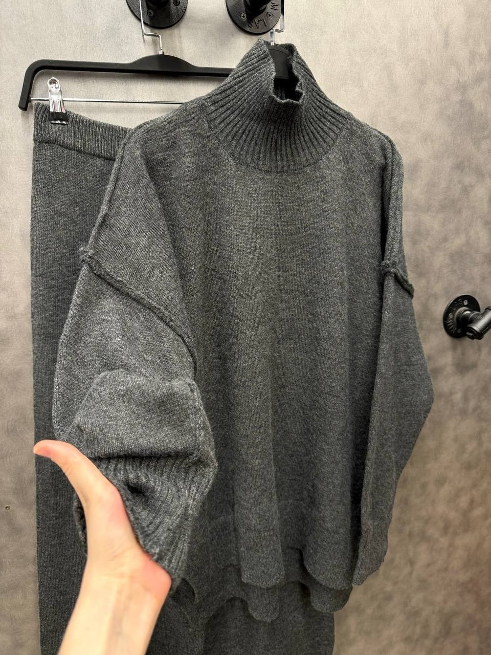 модные свитера,свитер оверсайз вязаный с горлом,вязаные костюмы,свитер свободный,свитер с высоким воротником