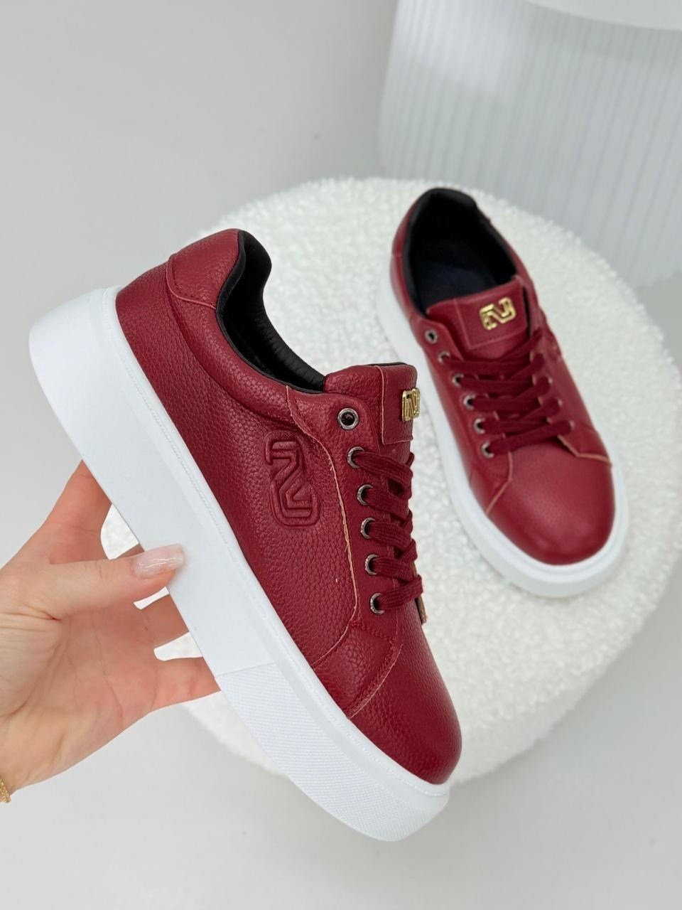 ,женские кроссовки,бордовые кроссовки,кроссовки марсала,женская