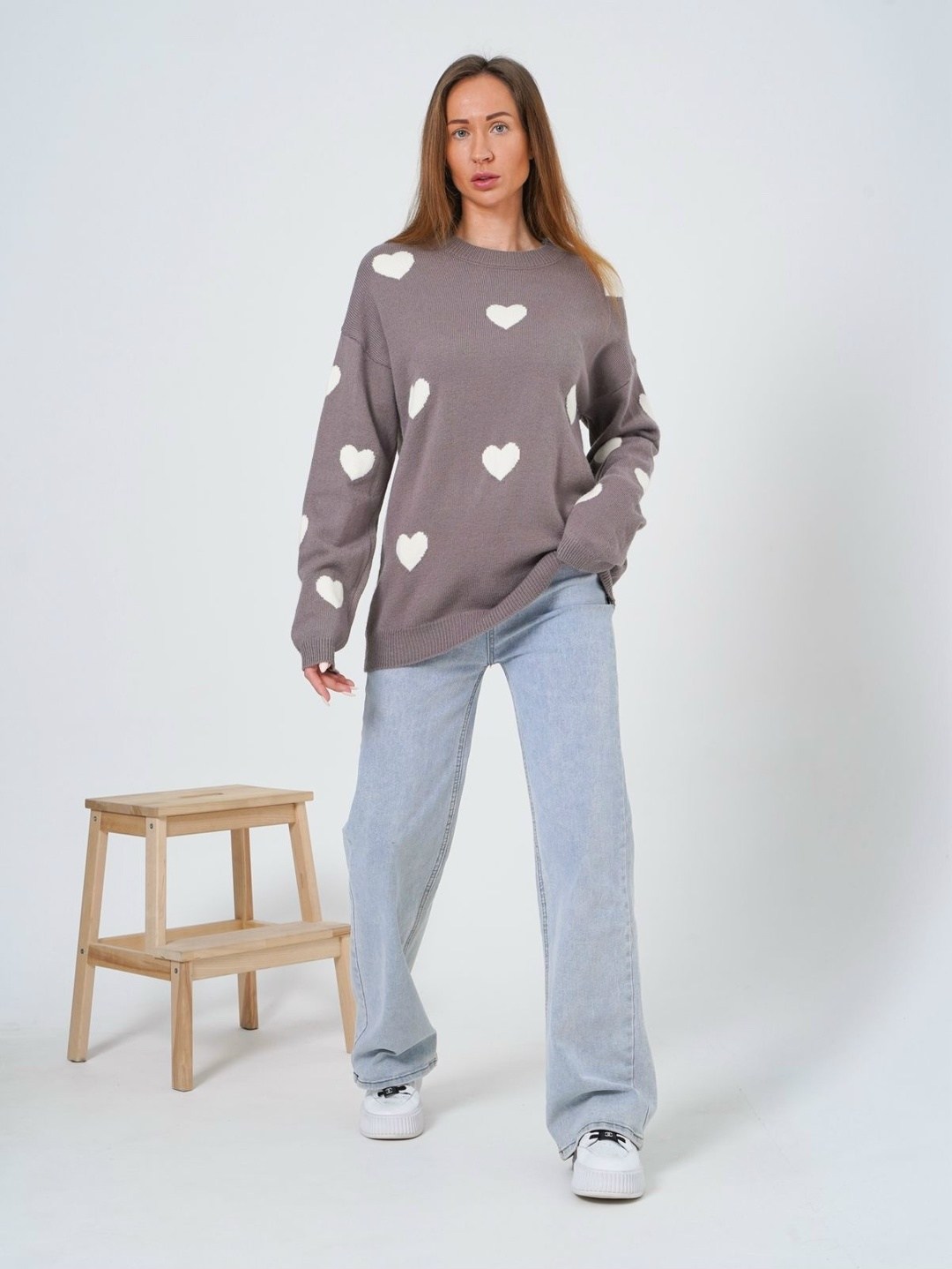 свитер с сердечками,джемпер трикотажный,модные свитера,джемпер с сердечками,свитер оверсайз с сердечками