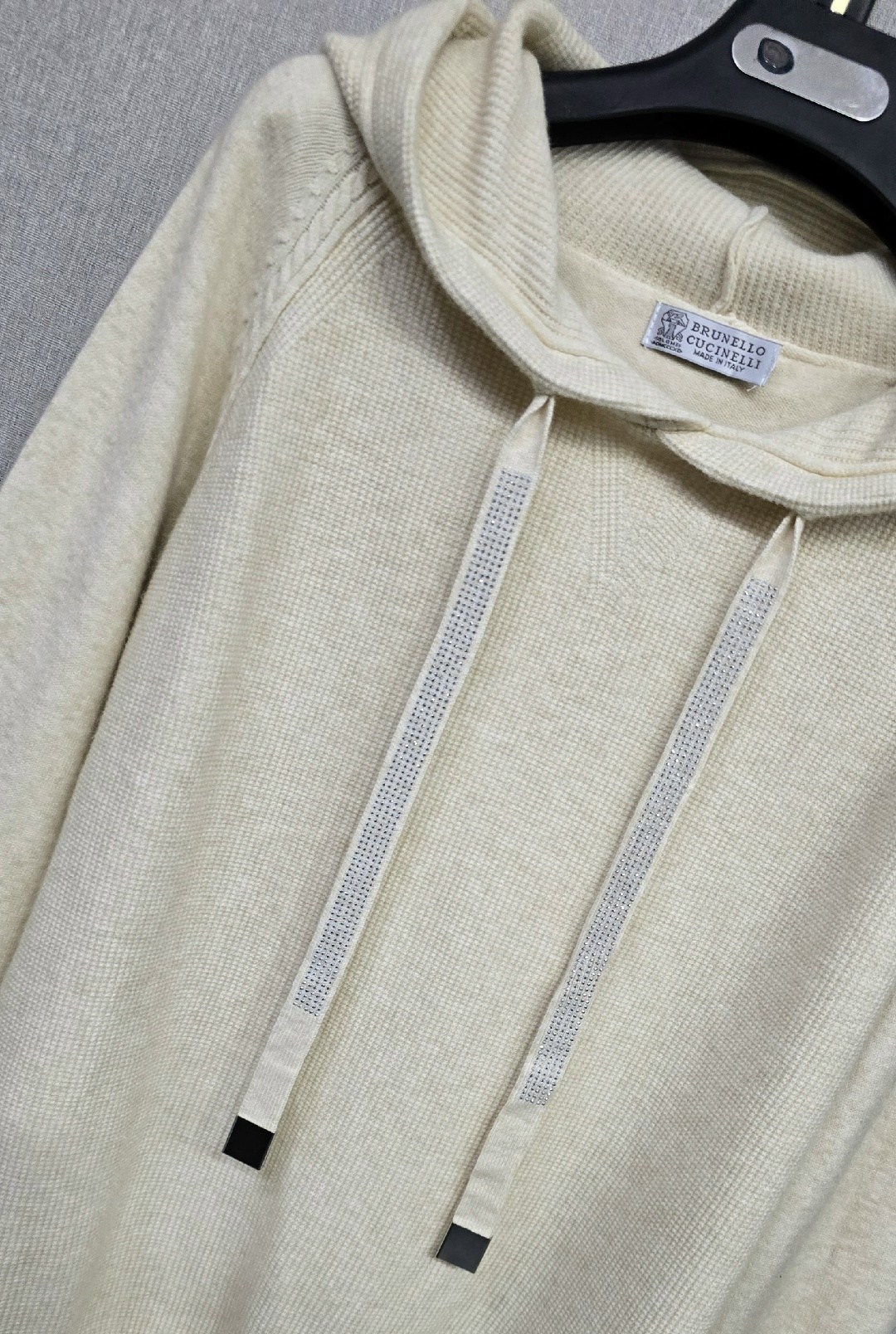 свитера с капюшоном,модные свитера,свитер женский с капюшоном,толстовки женская,свитер для женщин