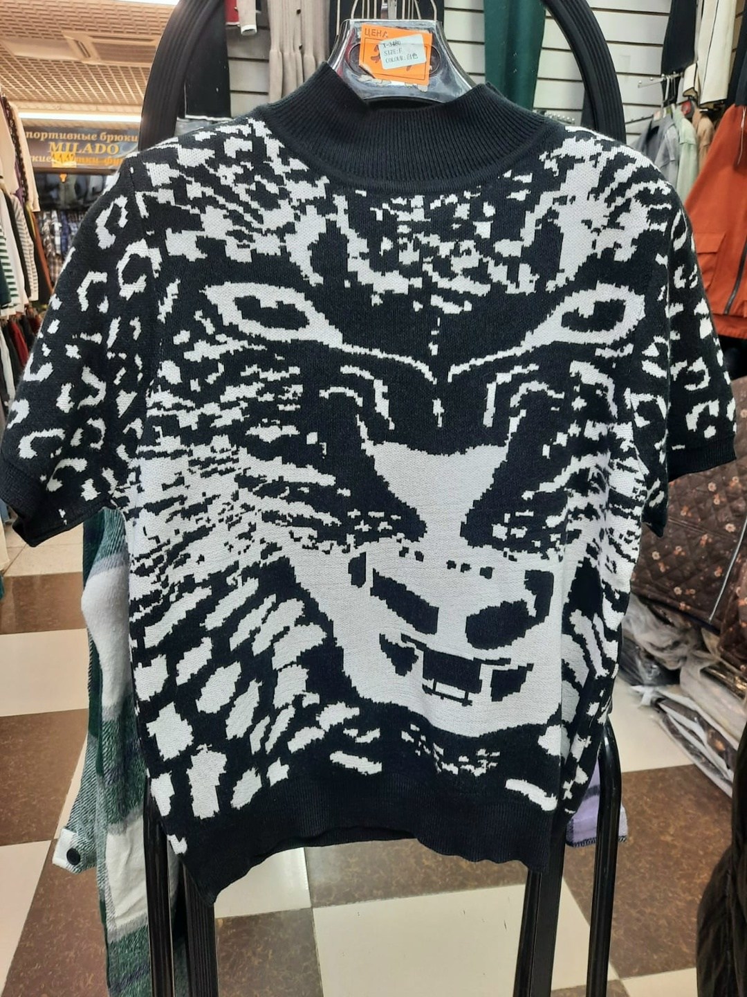 стильная кофта,стильная футболка,футболка женская,свитшот женская,женская кофта