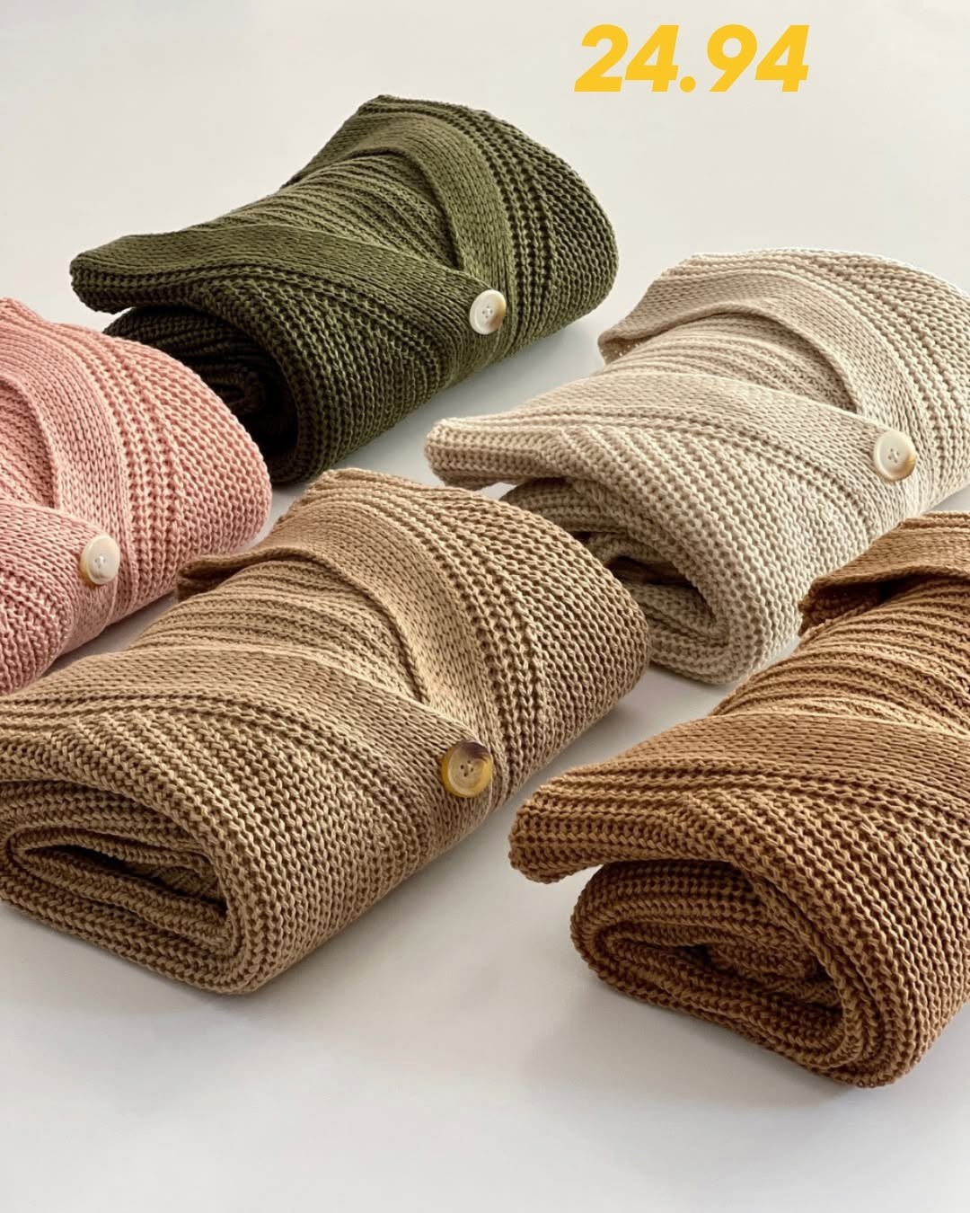 комплект вязаный,вязаные шарфы,вязаный трикотаж,кардиган детский,шарф на пуговицах