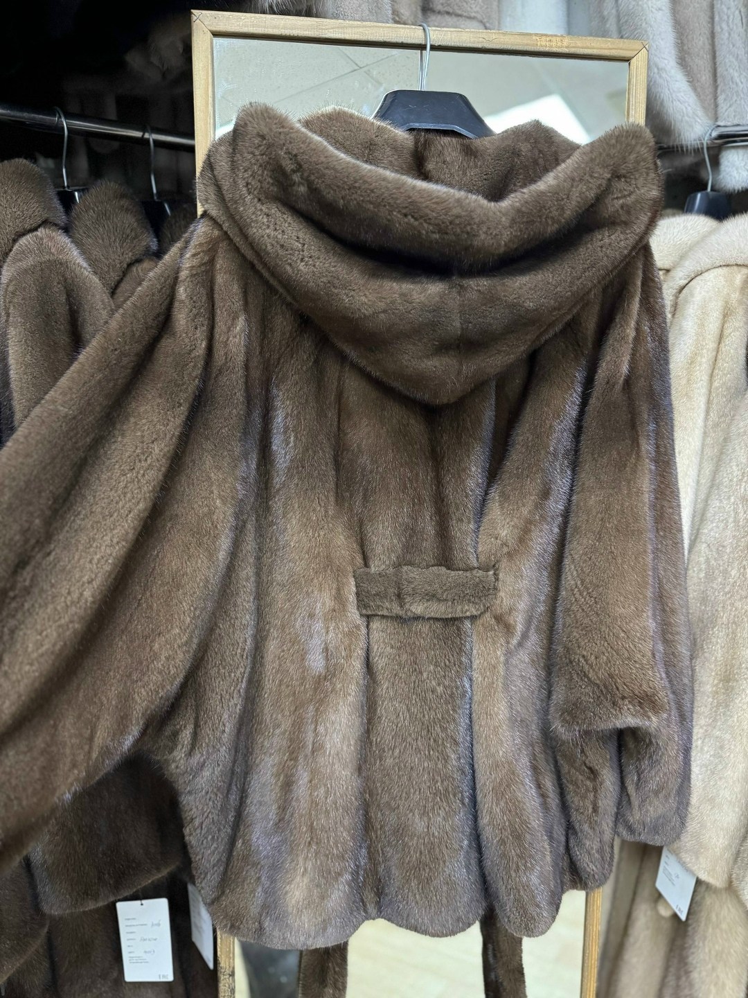 норковая шуба с капюшоном,норковая шуба летучая мышь с капюшоном,норковая шуба,шуба норка,короткая норковая шуба с капюшоном