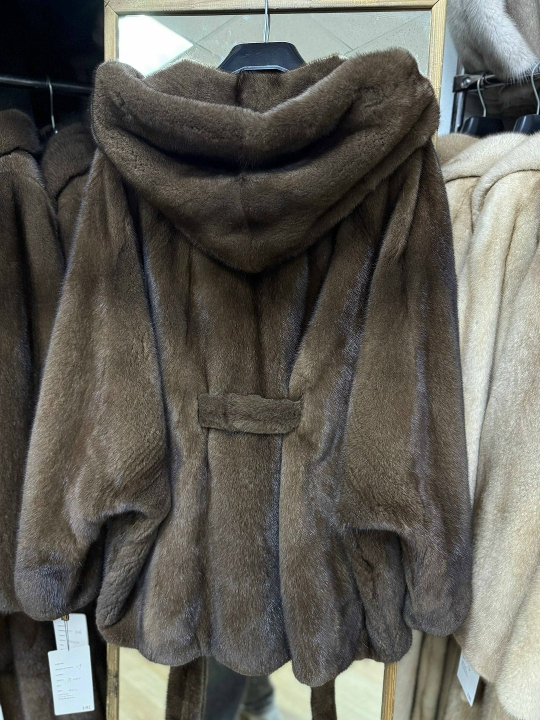 норковая шуба с капюшоном,норковая шуба летучая мышь с капюшоном,норковая шуба,шуба норка,короткая норковая шуба с капюшоном