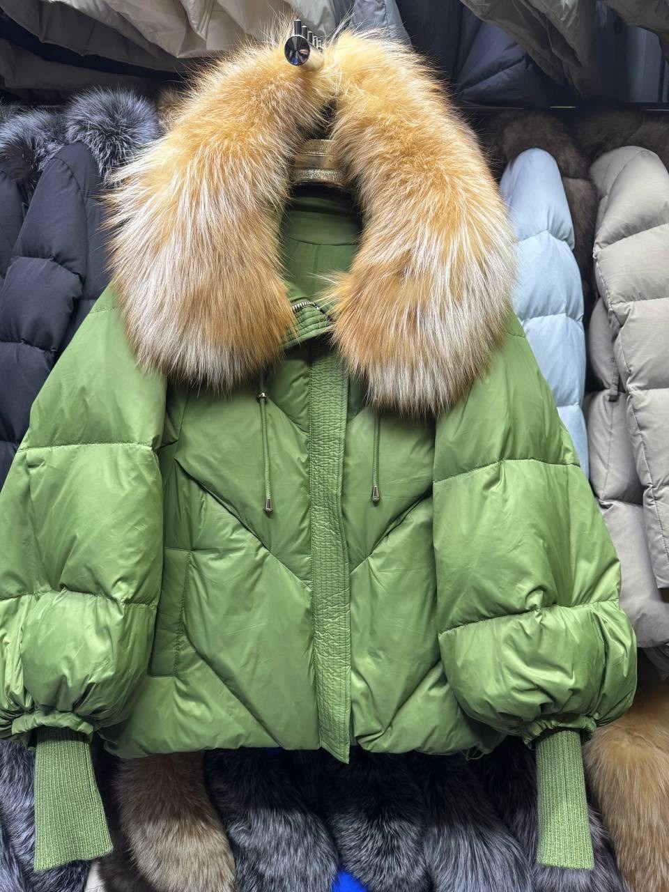 женские пуховики,пуховики с натуральным мехом,куртка пуховик с натуральным мехом,зимняя куртка пуховик,пуховик