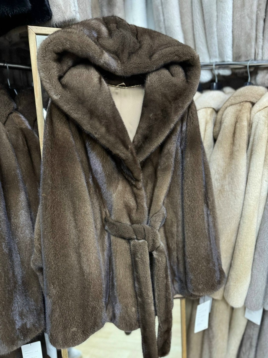 норковая шуба с капюшоном,норковая шуба летучая мышь с капюшоном,норковая шуба,шуба норка,короткая норковая шуба с капюшоном