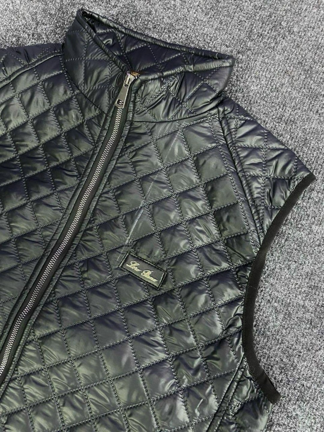 мужская жилетка,куртка жилет,безрукавка армани мужские,жилет,жилет монклер мужской