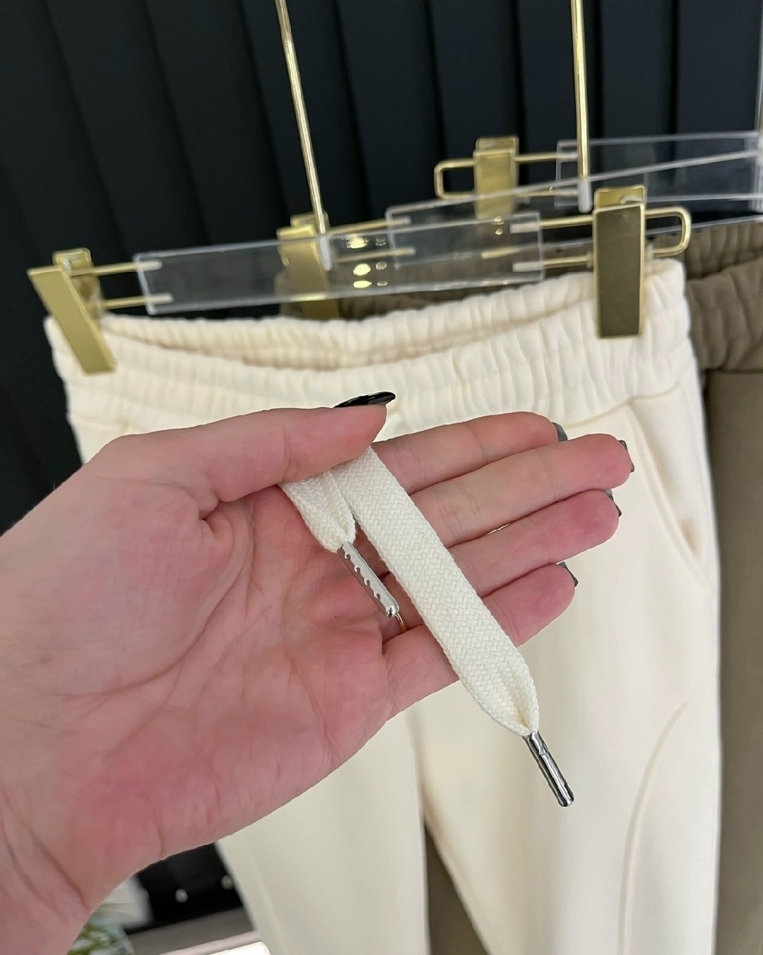 брюки джоггеры,спортивные брюки женские,спортивные брюки,брюки женские в спортивном стиле,cпортивные штаны женские