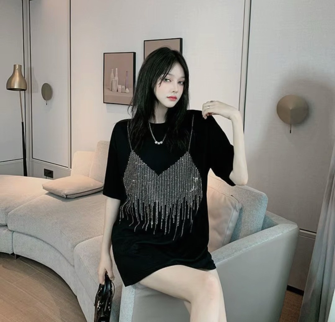 футболки женские модные,футболка женская со стразами,женская футболка оверсайз со стразами,футболка оверсайз со стразам,женская свободная футболка