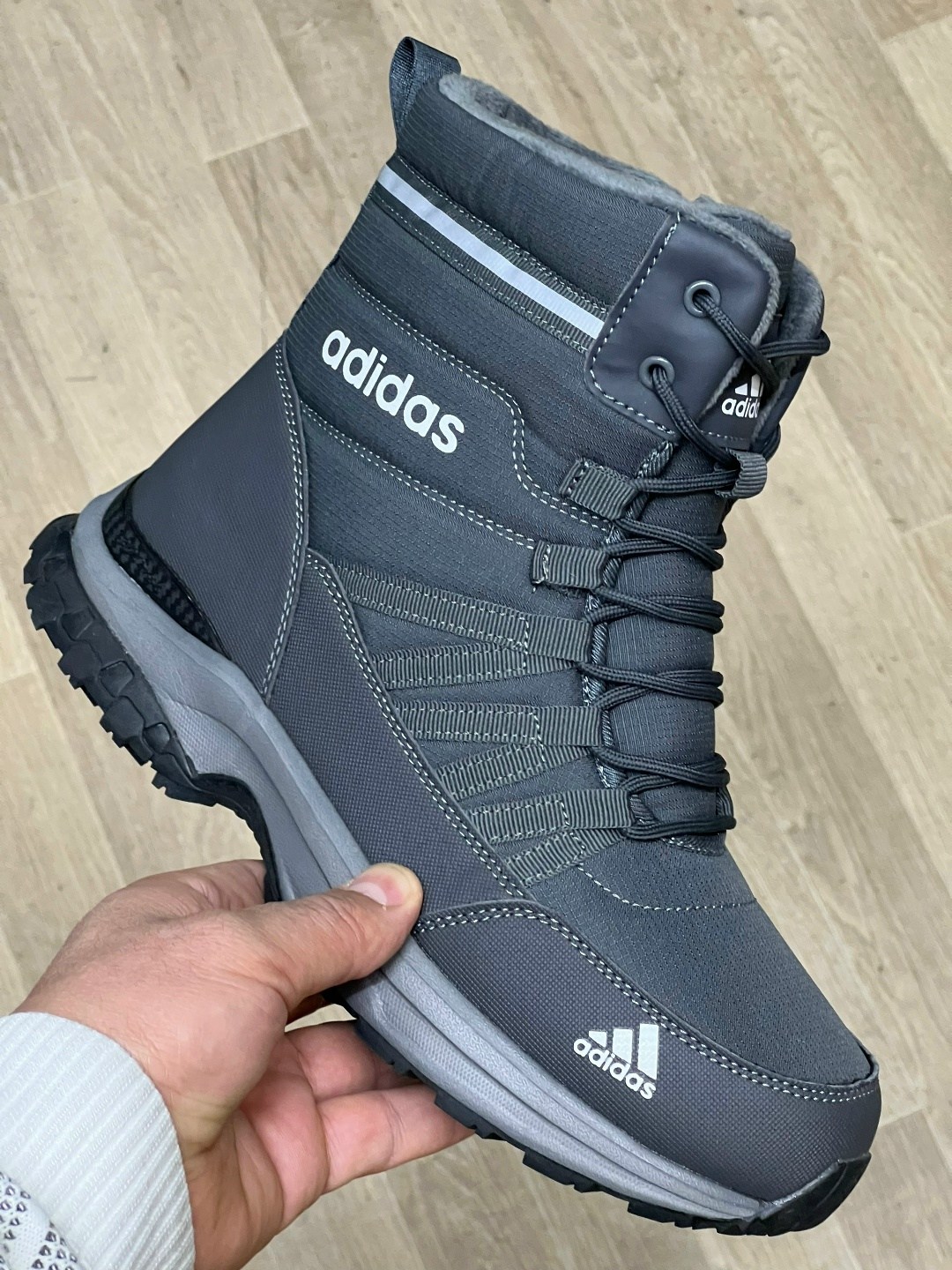 зимние кроссовки adidas,ботинки зимние adidas climaproof,спортмастер кроссовки мужские зимние,зимние кроссовки мужские адидас,