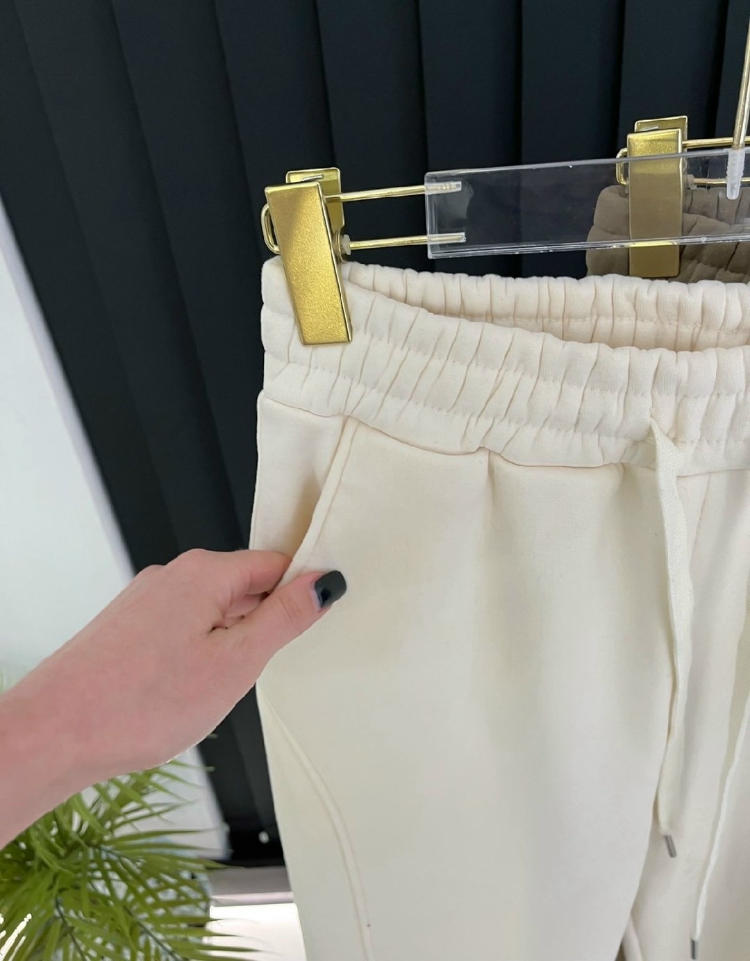 брюки джоггеры,спортивные брюки женские,спортивные брюки,брюки женские в спортивном стиле,cпортивные штаны женские