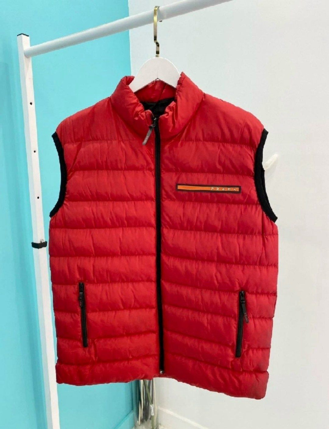 жилет красный,жилетки,жилет,жилетка прада,жилет мужской