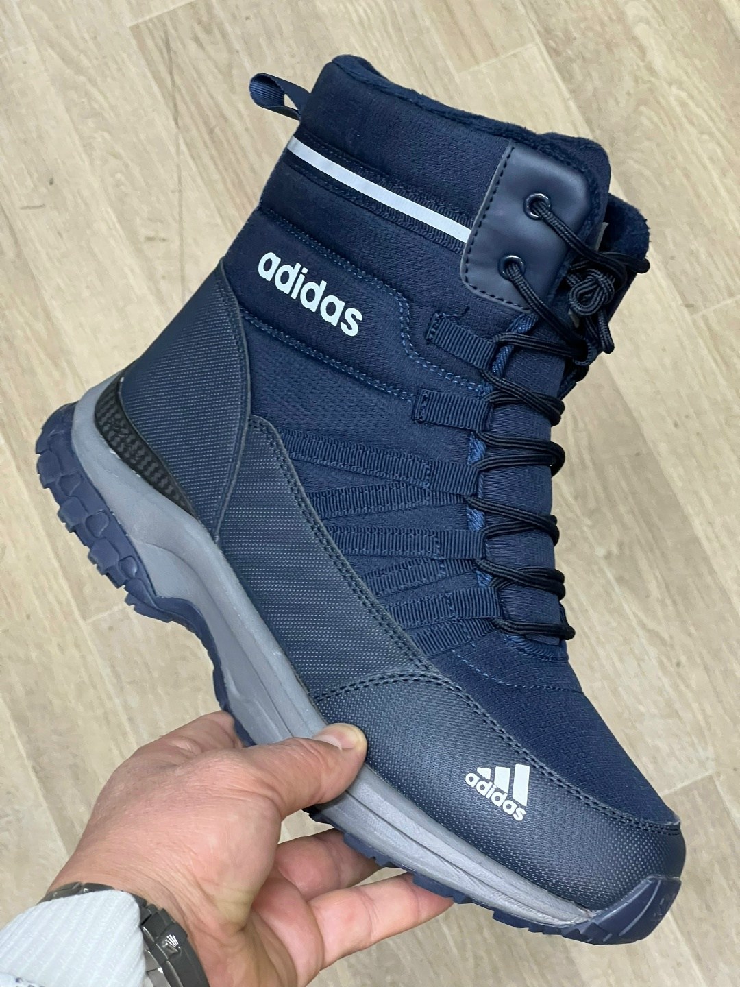 зимние кроссовки adidas,ботинки зимние adidas climaproof,спортмастер кроссовки мужские зимние,зимние кроссовки мужские адидас,