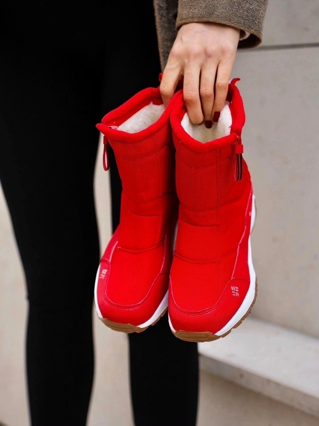 женская зимняя,дутики женские,,зимняя , теплая