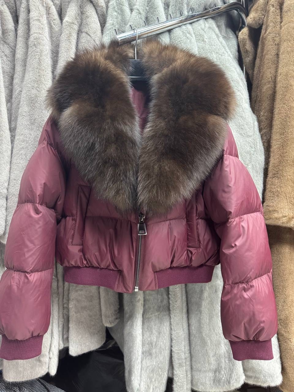 пуховики с натуральным мехом,пуховики с мехом,женские пуховики,куртка пуховик с натуральным мехом,пуховик короткий