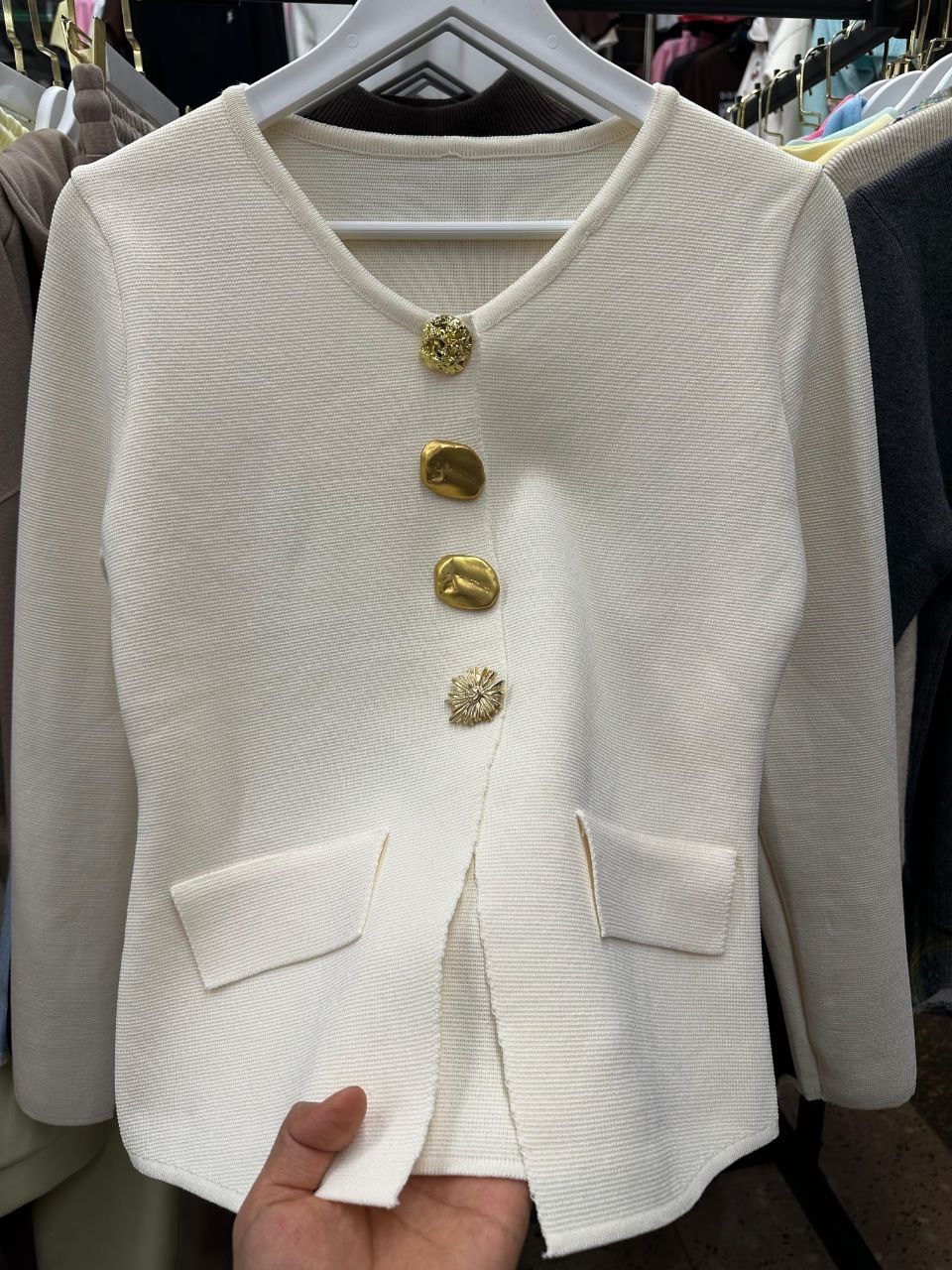 женский трикотажный кардиган с,кардиган с пуговицами,трикотажный кардиган на пуговицах,трикотажный кардиган,кардиган